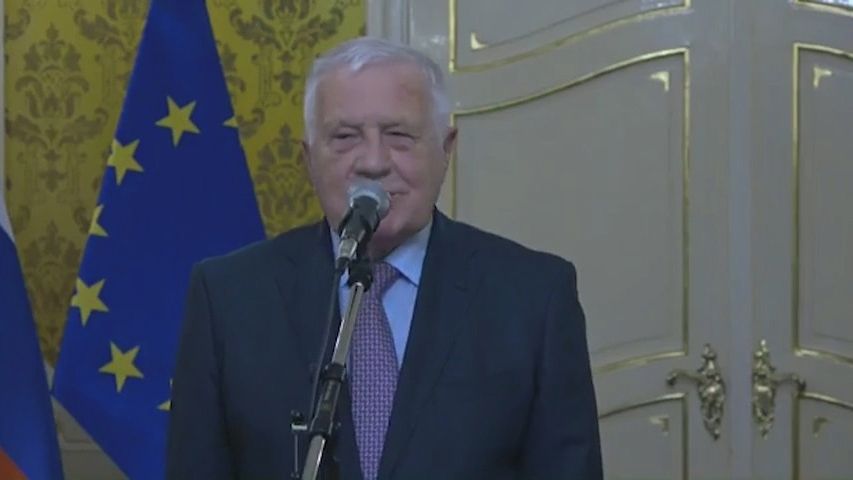 Klaus se sešel s Ficem. Dobré vztahy našich zemí jsou vytknuty před závorku, hašteření je nesmí narušit, řekl